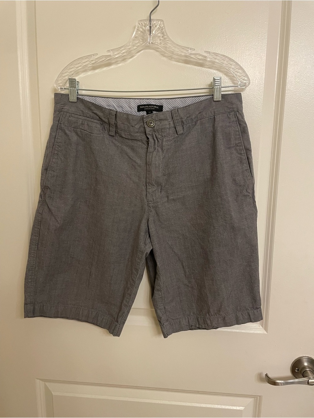 Banana Republic Men's Gray Flat-Front Linen-Blend Shorts